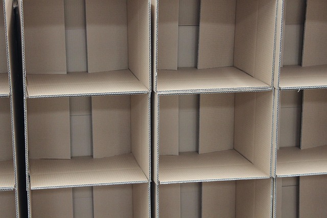 Do krabic si můžete uložit věci.